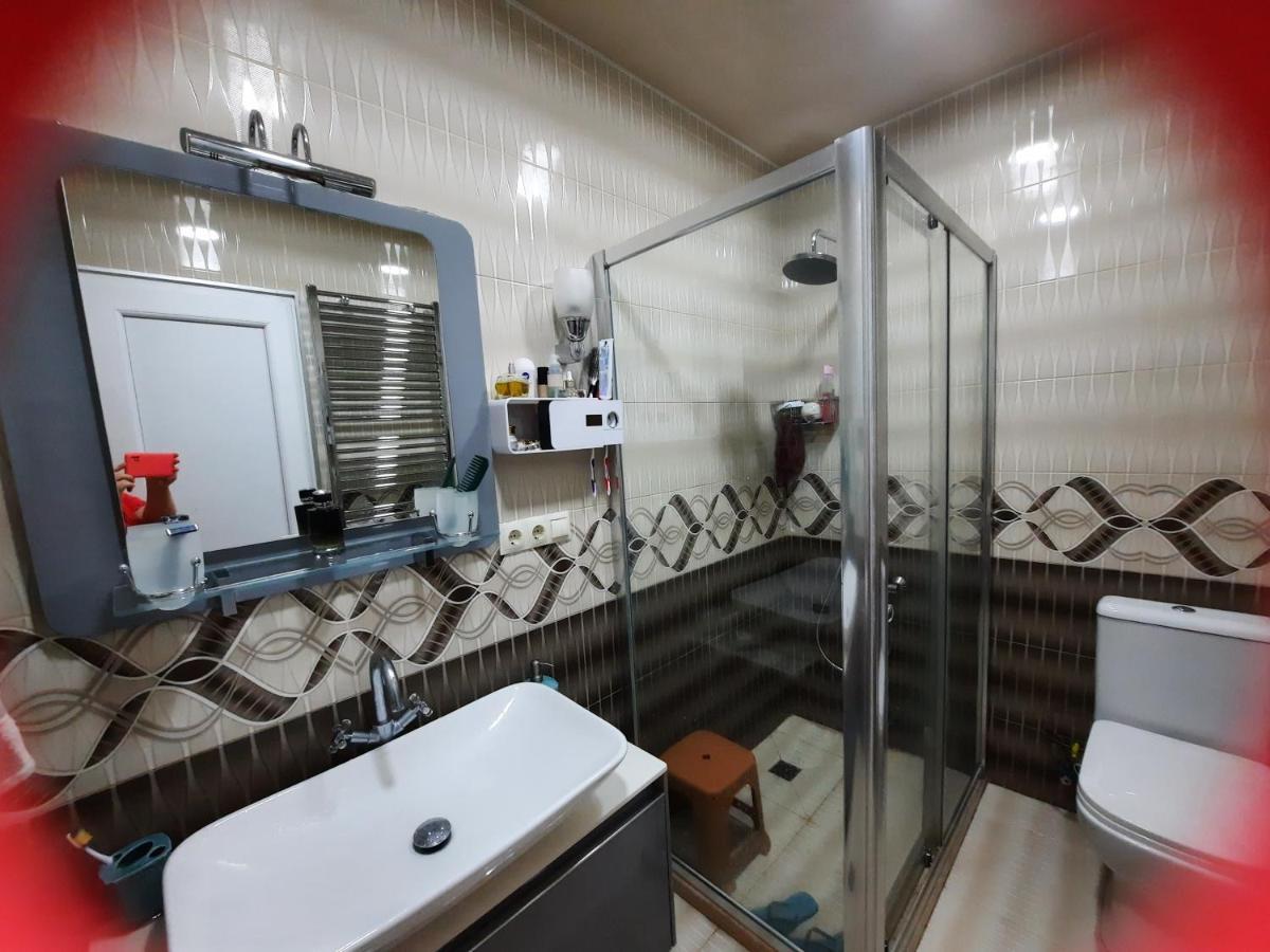 Apartment Desi With Sea View On The Beach In Batumi Exterior foto