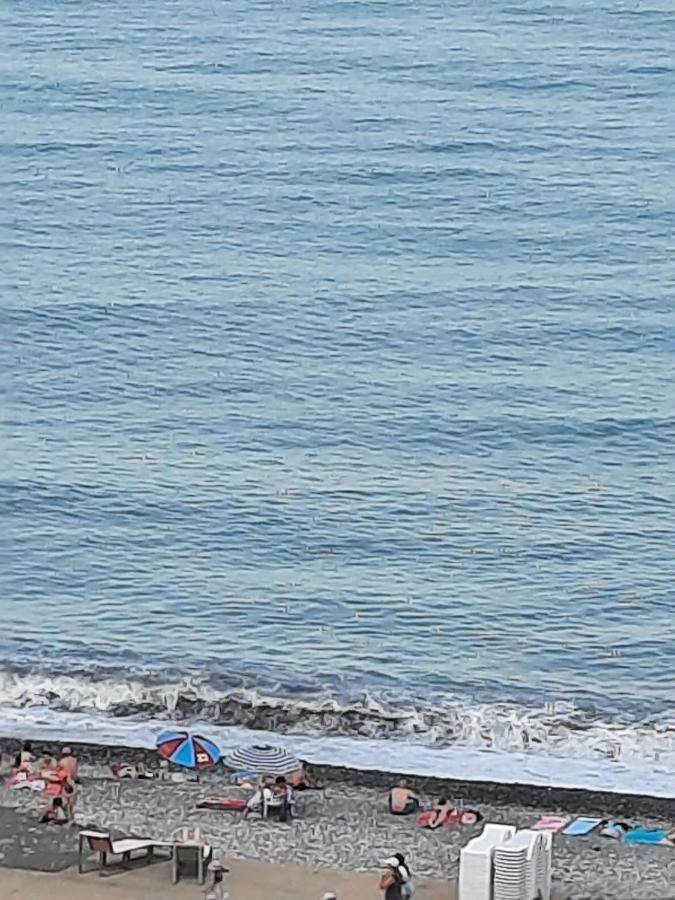 Apartment Desi With Sea View On The Beach In Batumi Exterior foto